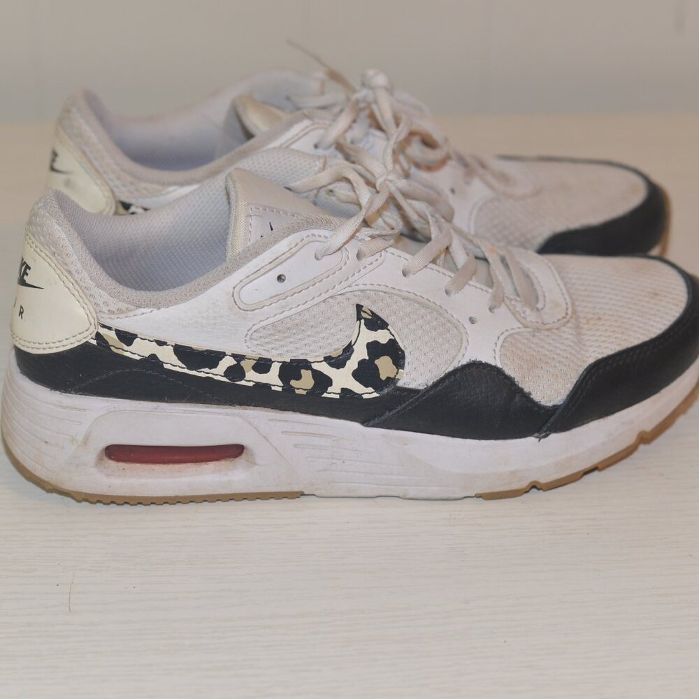 Nike Air Max with cheetah print Nike symbol size 8 EUC